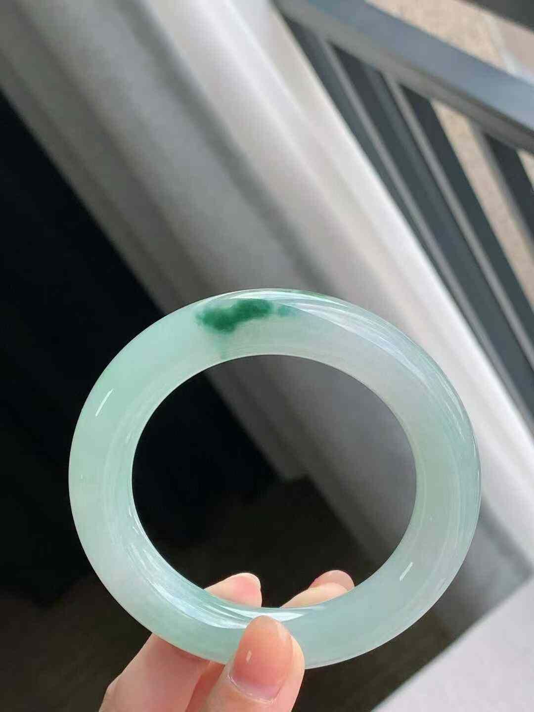 915660 56mm冰飄花圓條翡翠手鐲 (54-56)