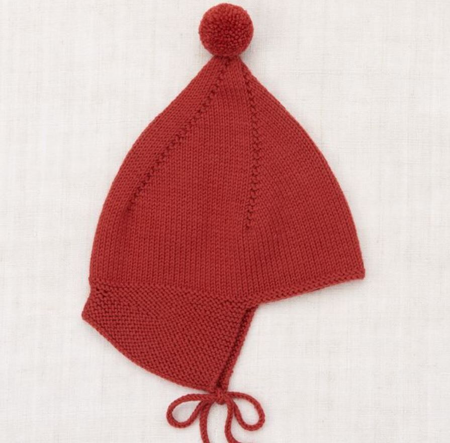 Misha & Puff 毛球精靈綁帶帽  Pointy Peak Hat - Garnet