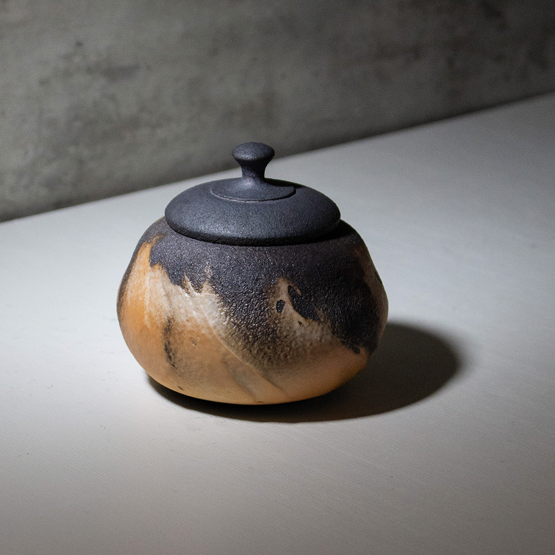 炎岩黑土柴燒茶葉罐H009D
