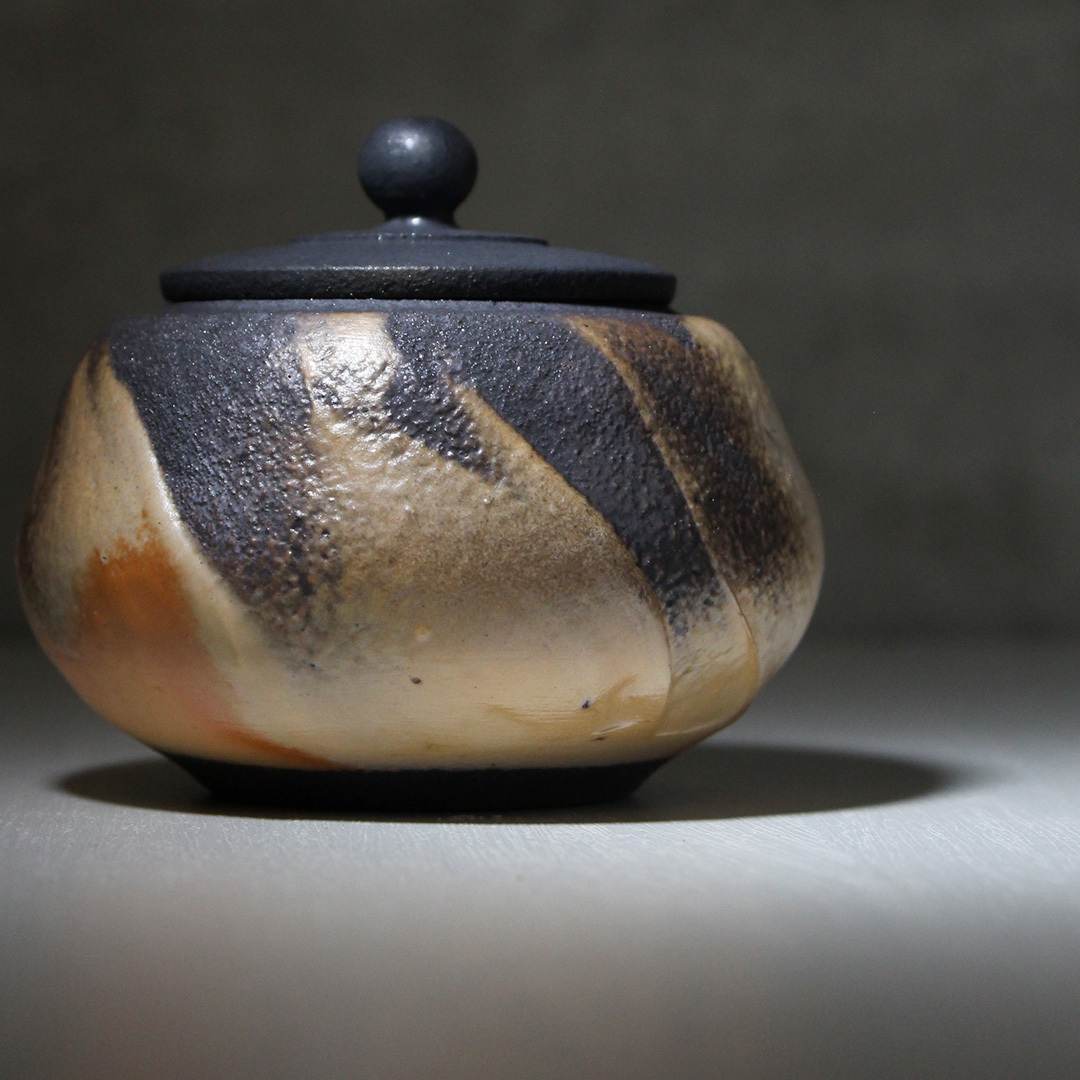 炎岩黑土柴燒茶葉罐H011D