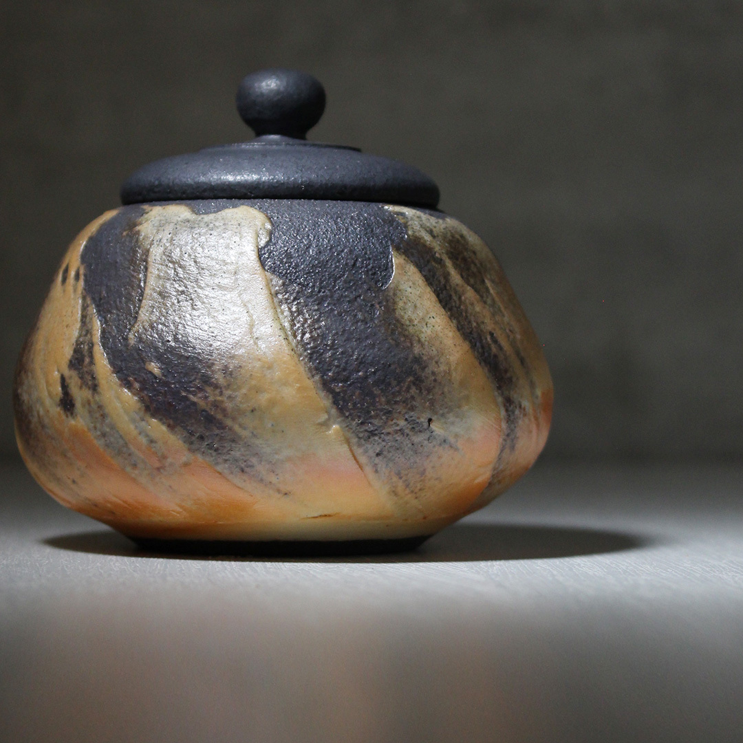 炎岩黑土柴燒茶葉罐H010D