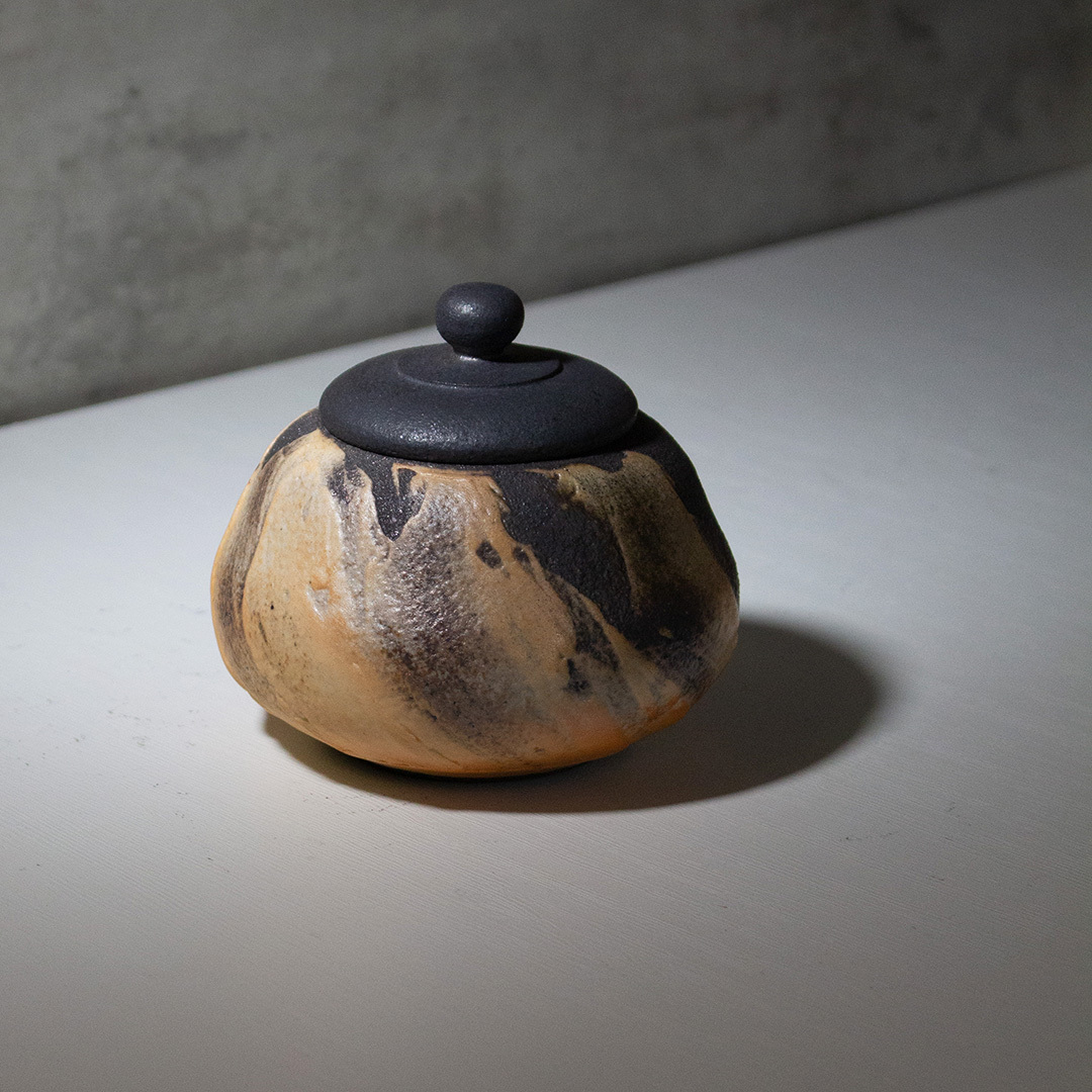 炎岩黑土柴燒茶葉罐H010D