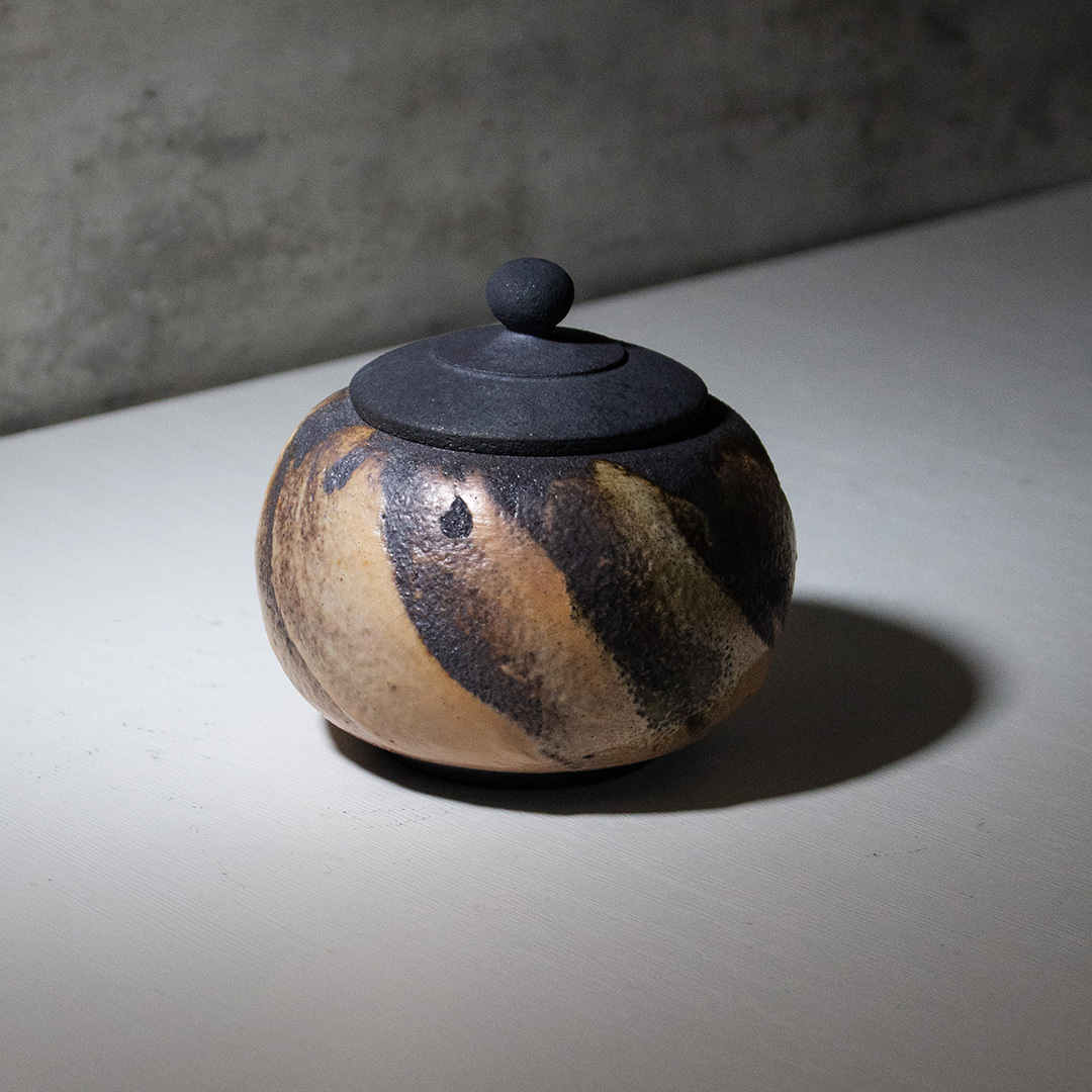 炎岩黑土柴燒茶葉罐H012D