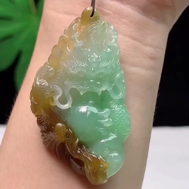 91325 翡翠黃加綠龍牌