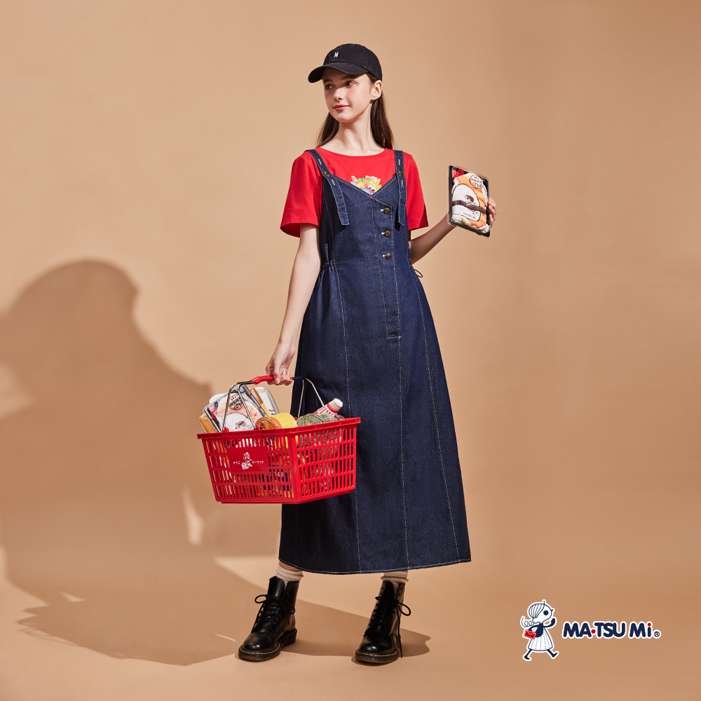 MA‧TSU Mi 車線感純棉釦飾可調節抽繩設計吊帶丹寧洋裝(深藍)