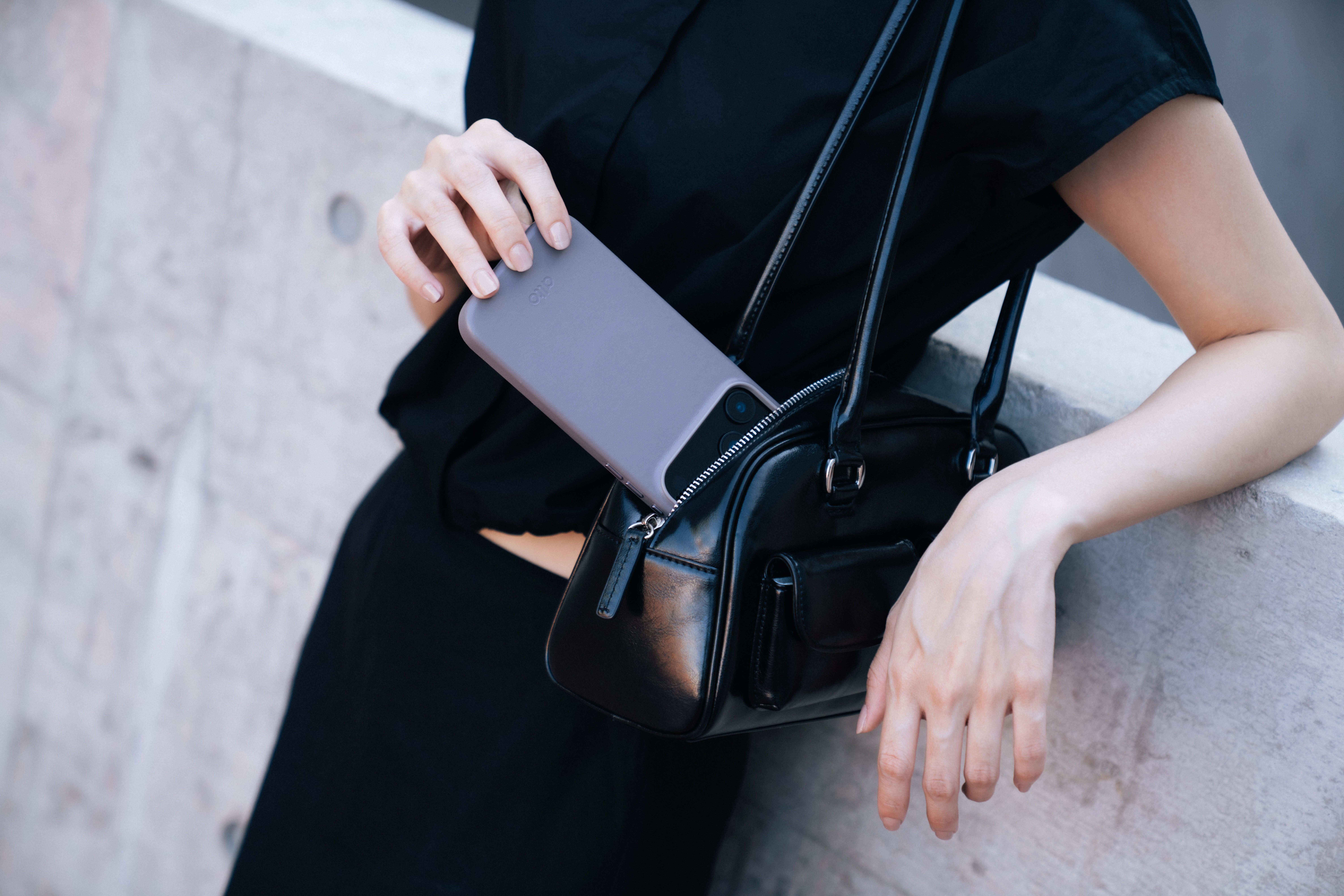 Alto Clop 17系列 磁吸皮革手機殼 (多色)