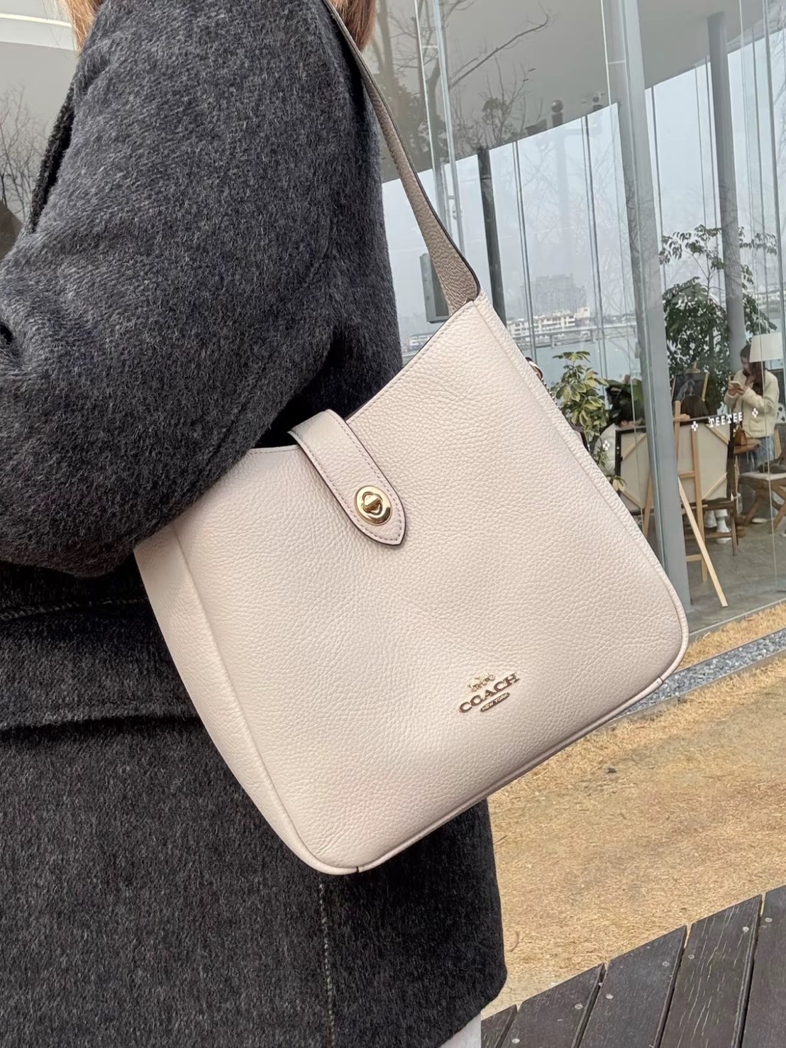 < 黑五限定價 > COACH HADLEY 25 水桶包