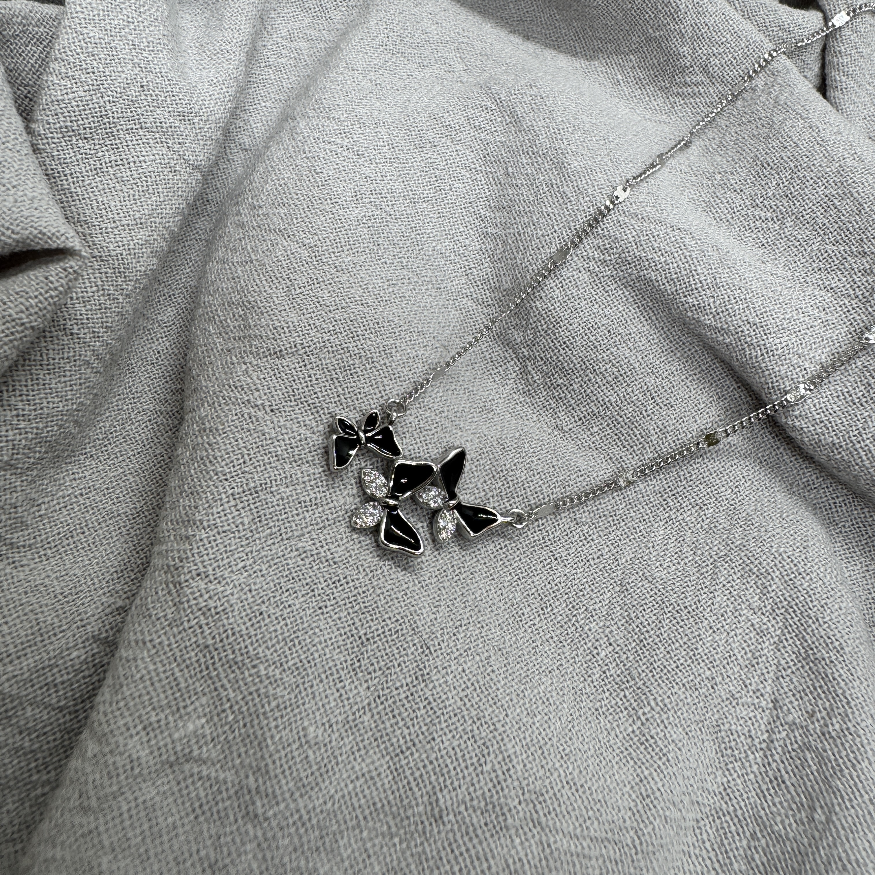 夜蝶項鍊 – 純銀項鍊