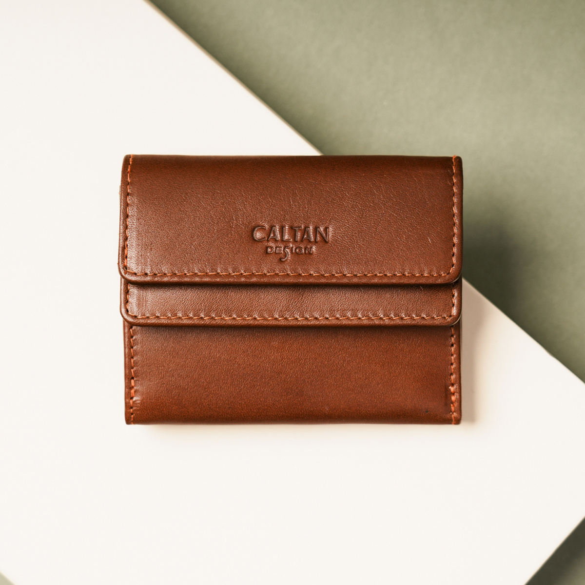 【招財母錢包💰】曡影文藝雙層扣式真皮三折短夾-兩色(075351)