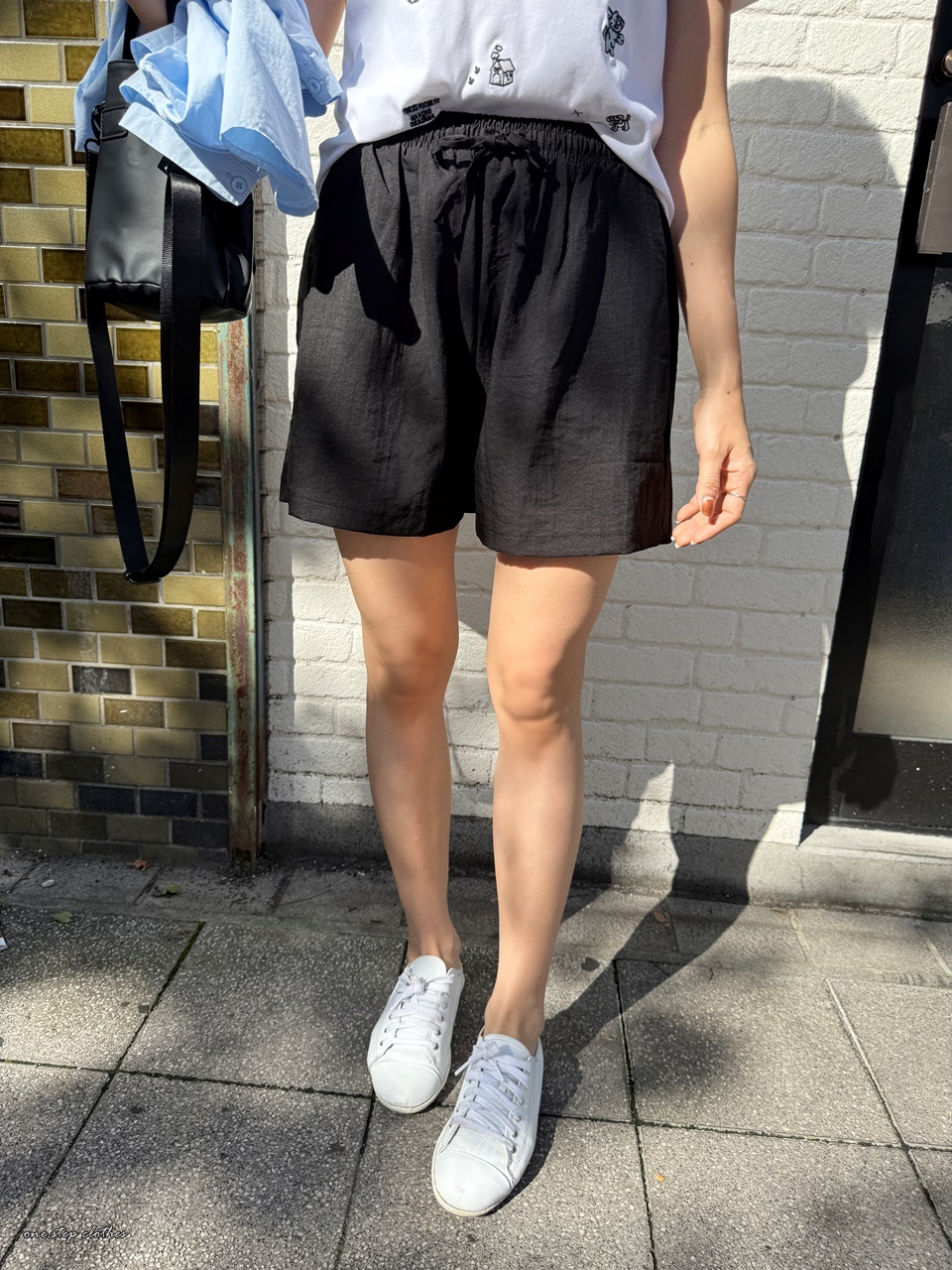 正韓涼爽棉麻很瘦的綁帶短褲 (黑)