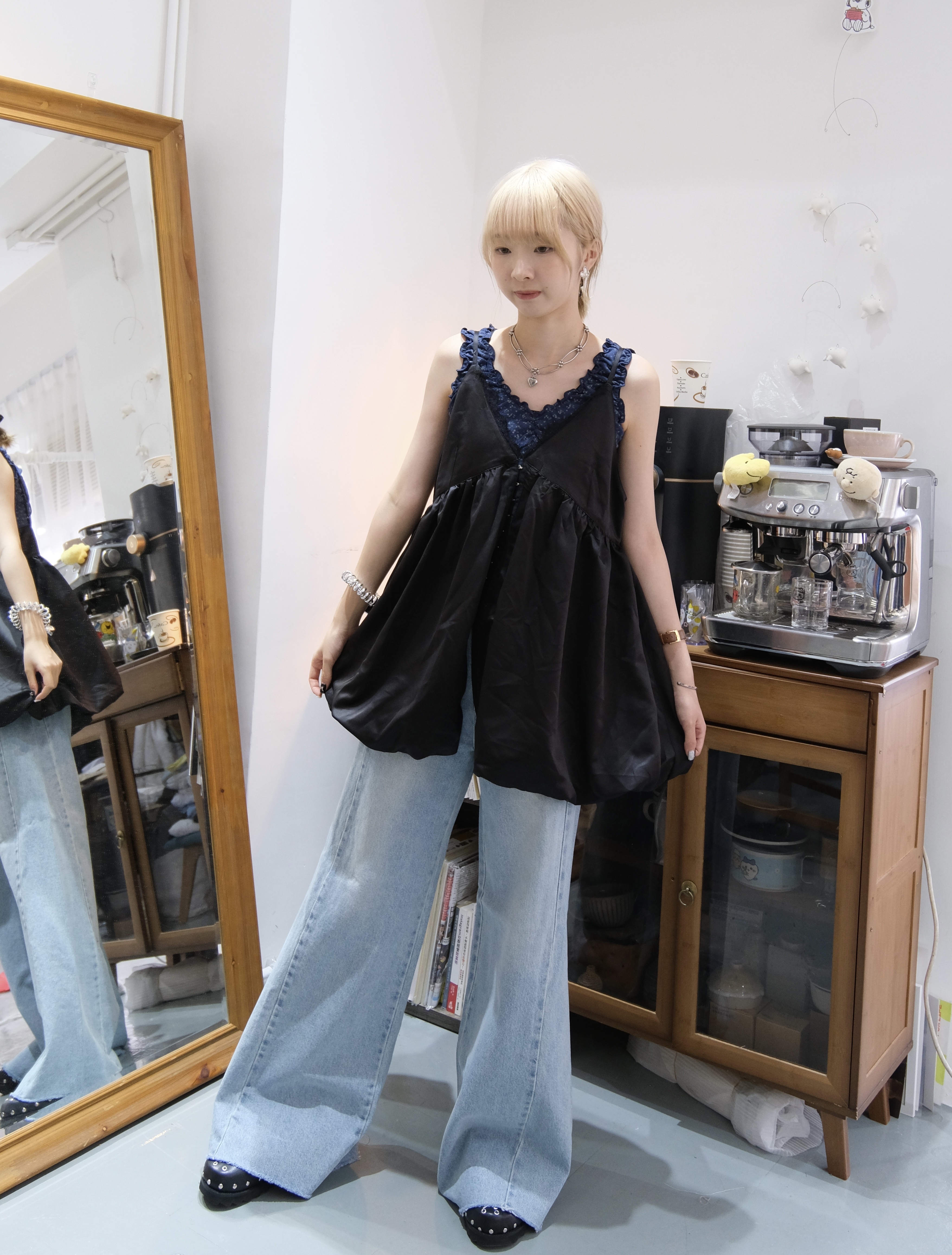 高級感LACE V胸亮面泡泡吊帶LAYER