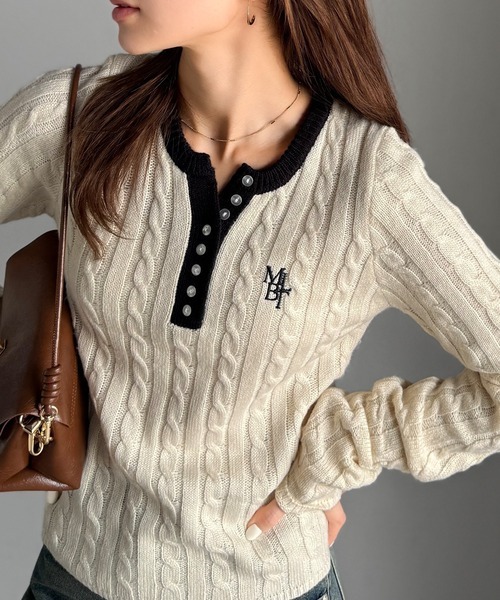 日本🇯🇵連線 Mily Bilet 刺繡排扣麻花針織上衣 絞花針織 亨利領 刺繡 褶皺袖子長袖 3色(任買兩件711免運)/預購