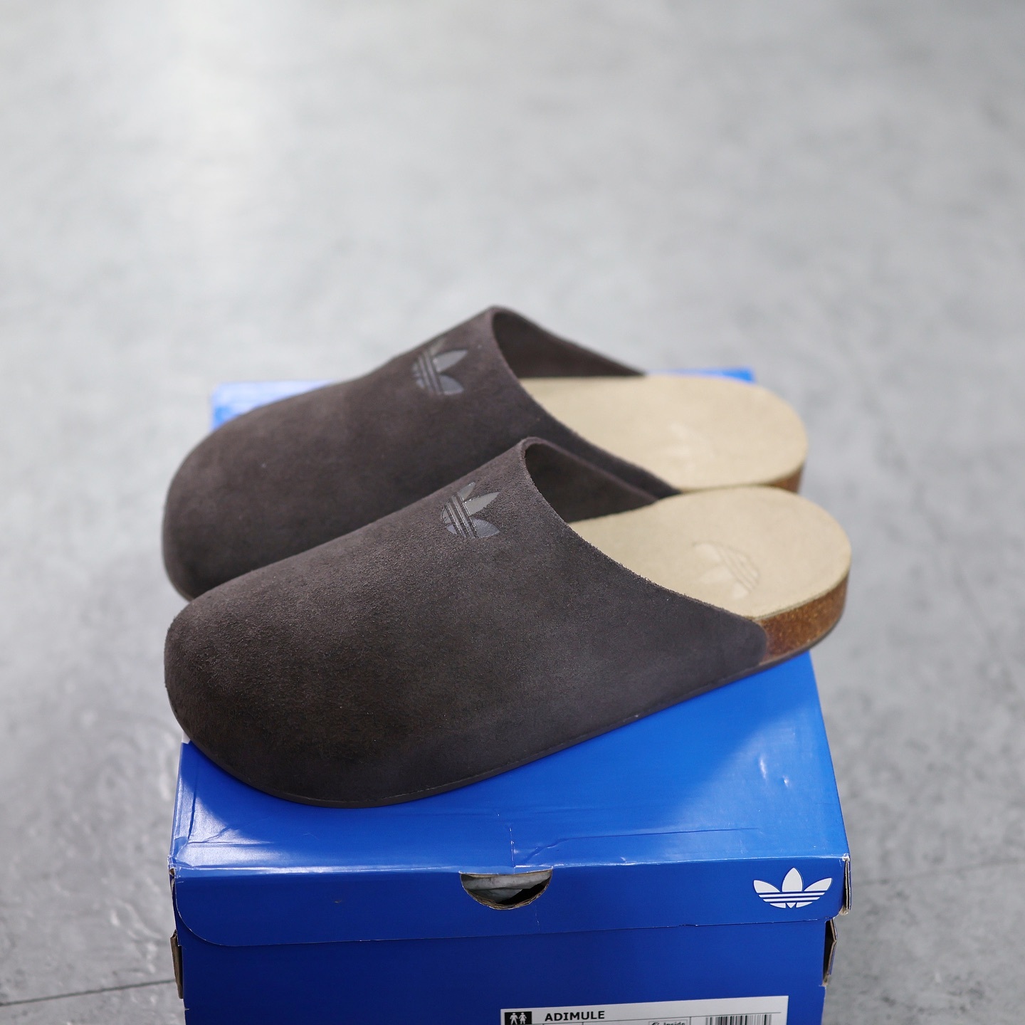 Adidas Adimule Brown 棕色｜勃肯 麂皮懶人鞋・ MULE拖鞋 JS0705