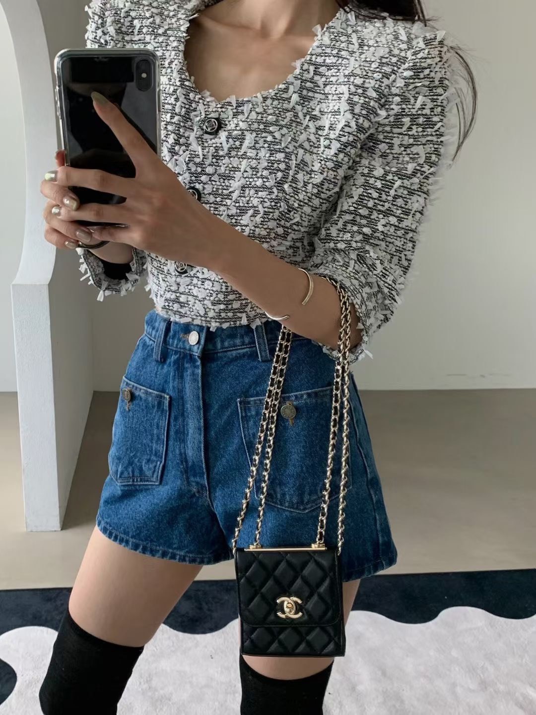 平口袋釦子牛仔短褲