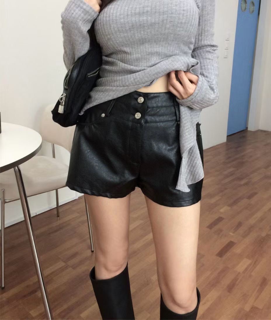 雙釦皮短褲