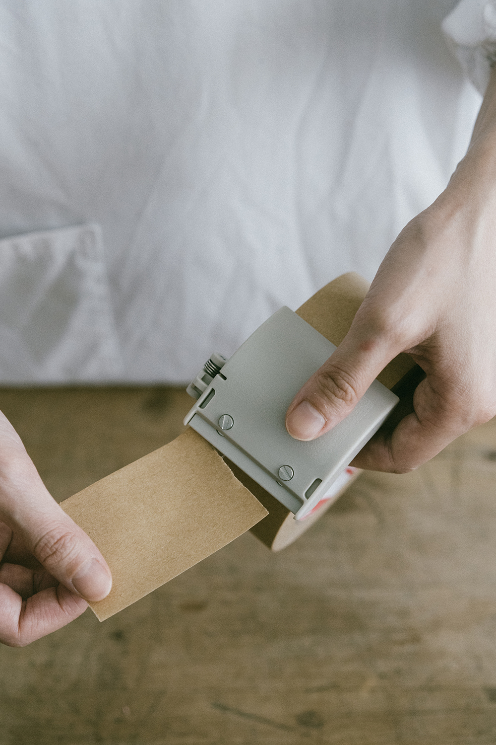 MIDORI 夾式滑速好用封箱膠帶切割器 (牛皮膠帶透明膠帶皆可)
