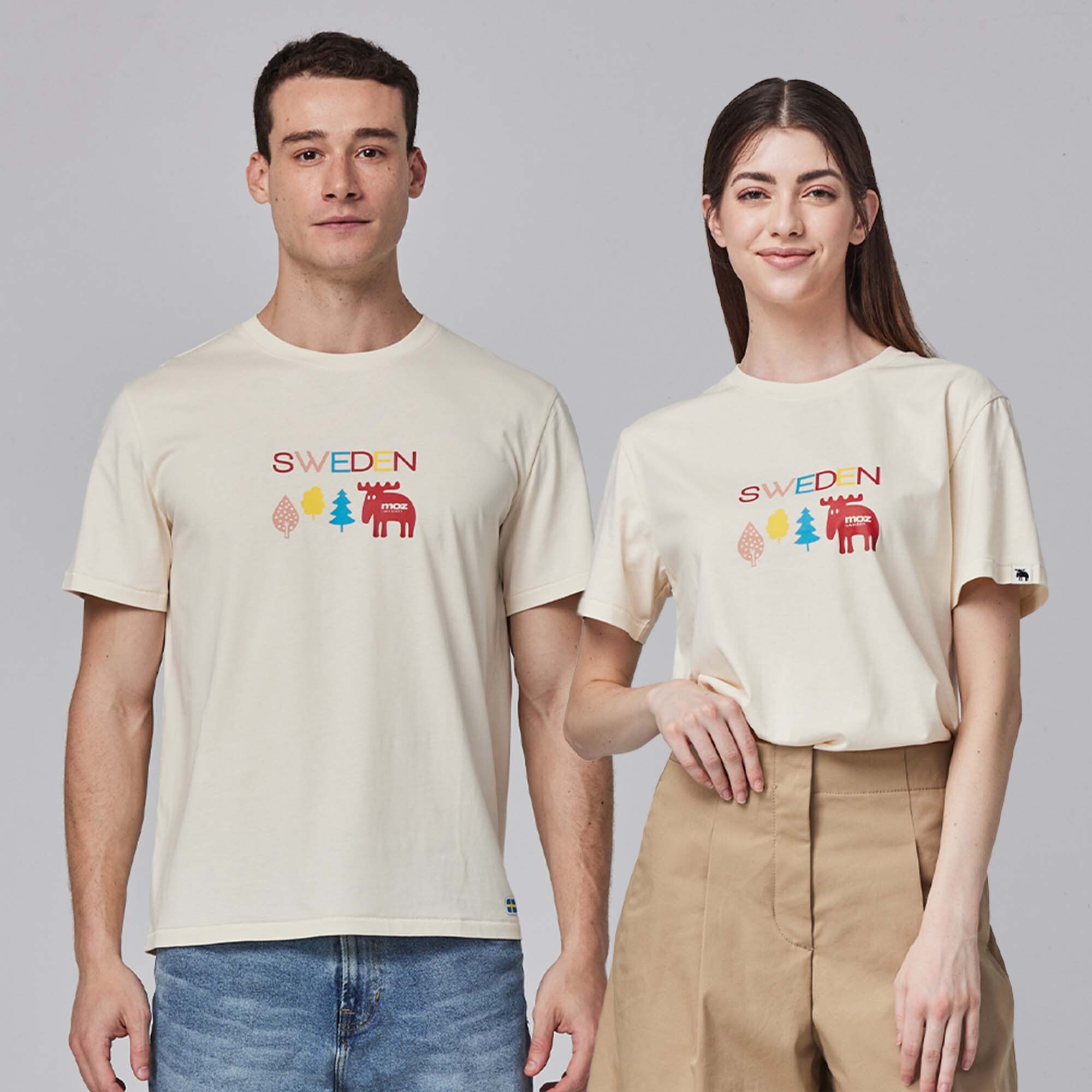 moz瑞典 森林駝鹿 舒適柔棉 100%純棉短T-奶油白(亞洲版)男女共款