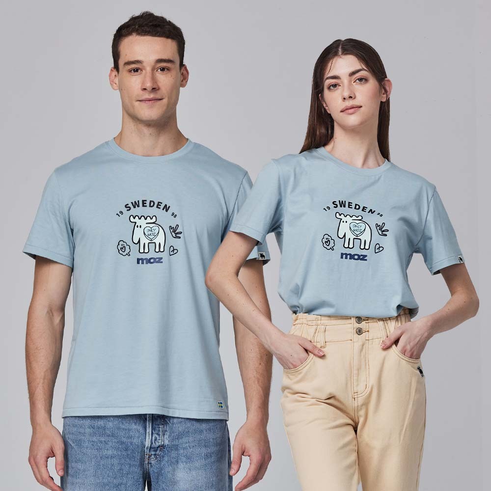 【官網限定款】moz瑞典 環形插畫駝鹿 舒適柔棉 100%純棉短T-霧藍(亞洲版)男女共款