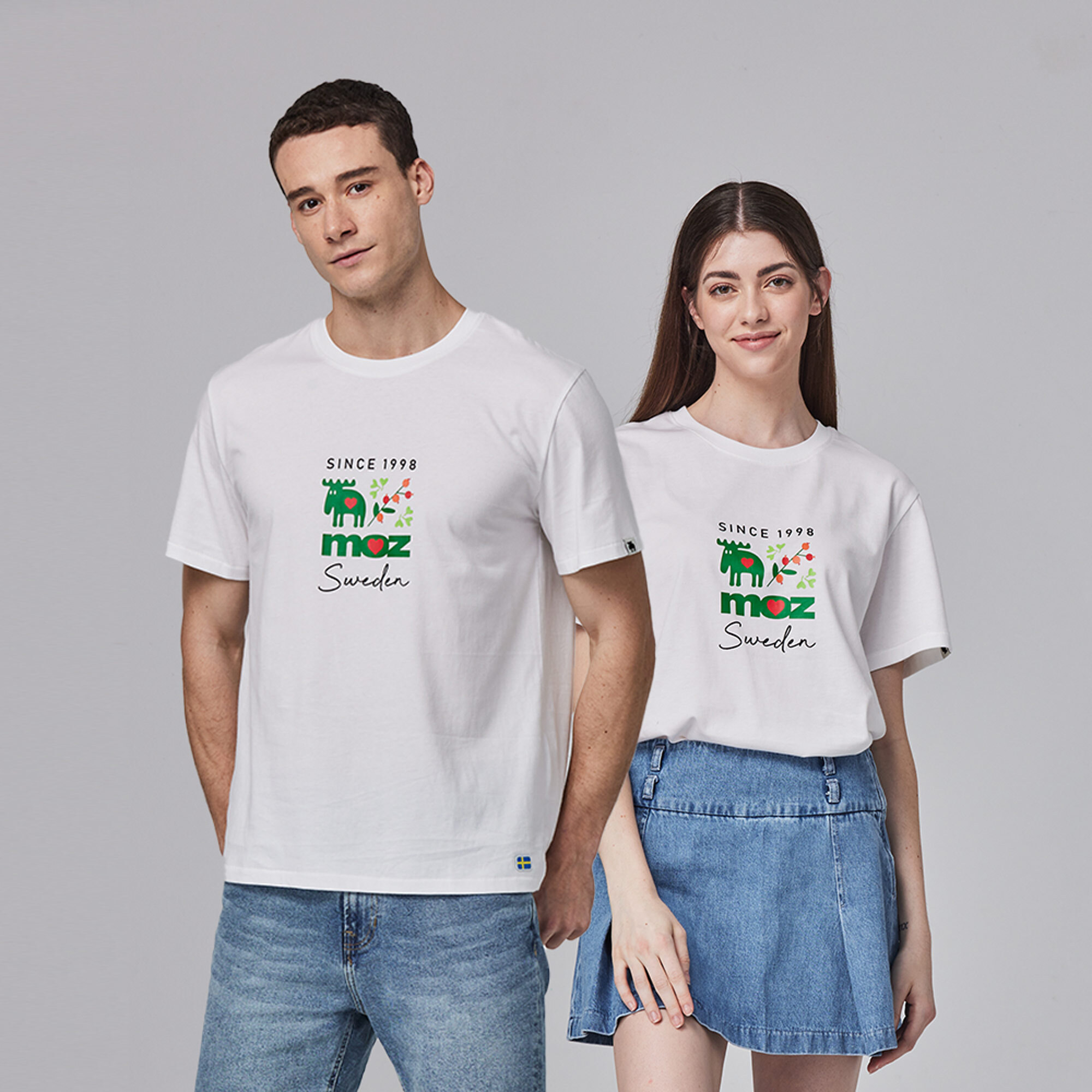 moz瑞典 駝鹿 藝術花園 舒適柔棉 100%純棉短T-百搭白(亞洲版)男女共款