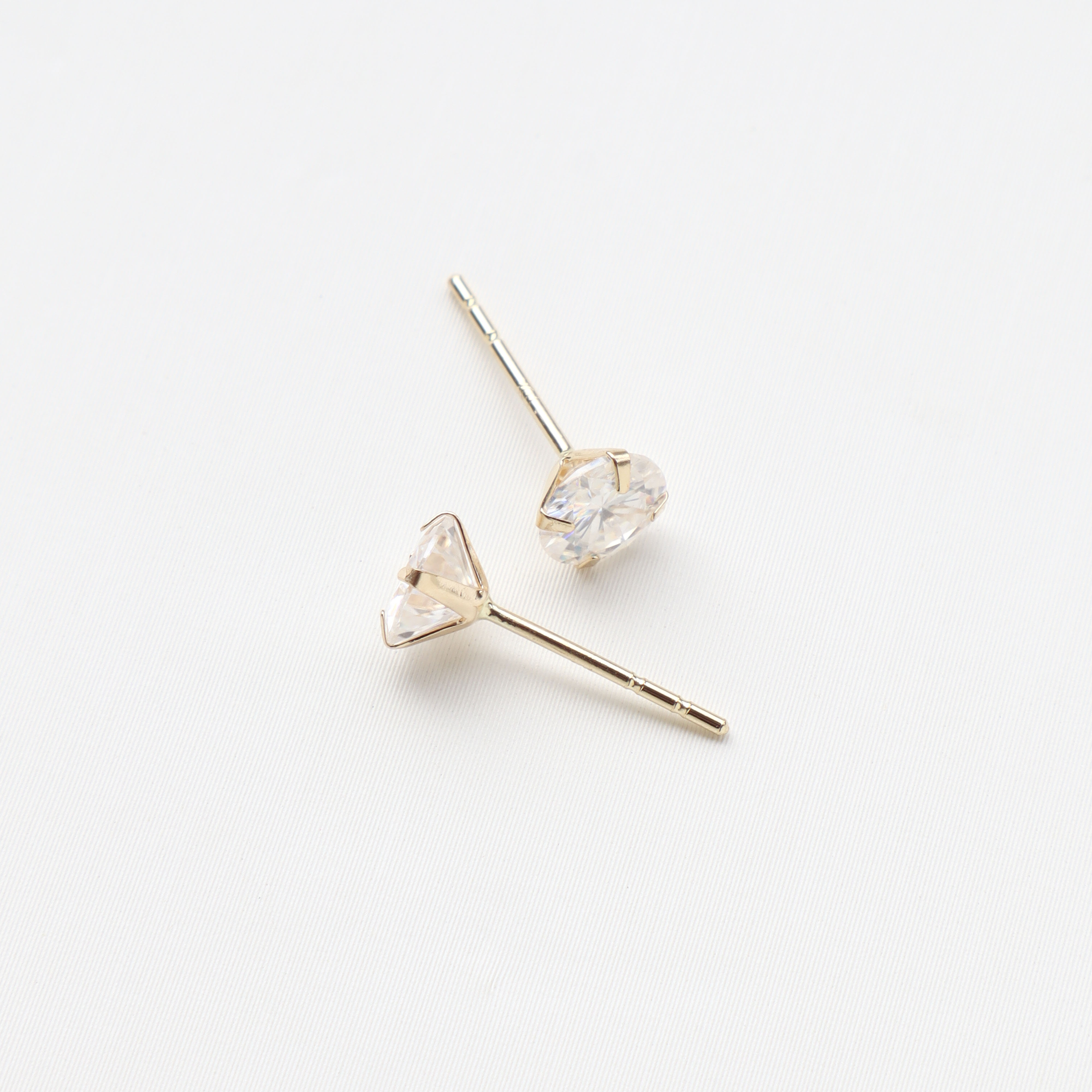 10K/單顆莫桑鑽耳環