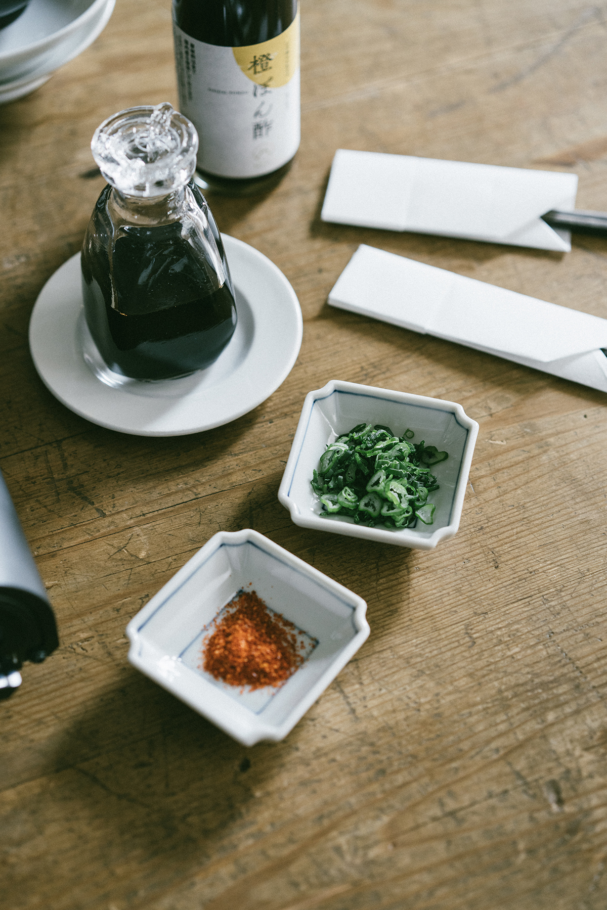 菱花描藍線豆皿