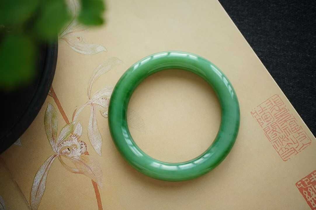 和田玉碧玉粉綠貓眼圓條手鐲,天然和田玉軟玉