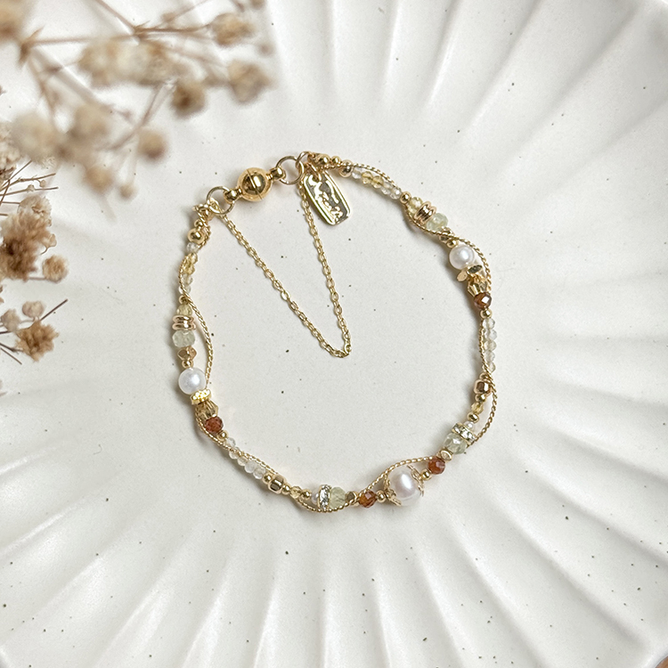 生日花 • 伍月參壹 • 黃帽百合 – 珍珠葡萄石 – 手鍊