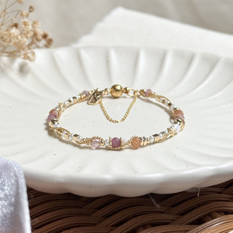 生日花 • 貳月貳伍 • 桃花 – 碧璽草莓晶 – 手鍊