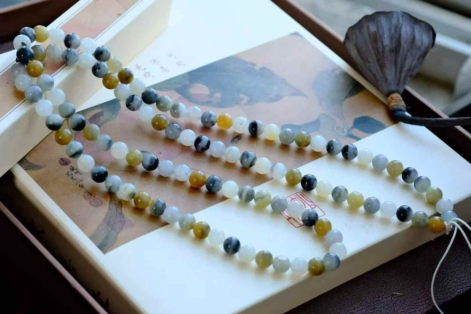 91715 和田玉籽料樓蘭三彩珠鏈 (8mm直徑)