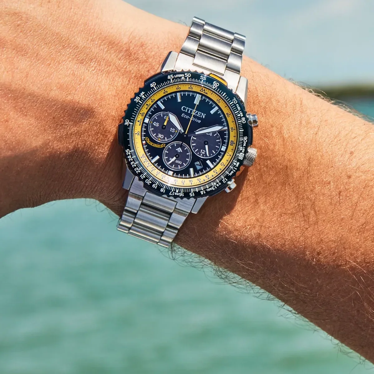 萬年鐘錶 - Citizen 星辰錶   Promaster 空中之鷹光動能三眼計時男錶 CA4667-53L 錶徑40MM