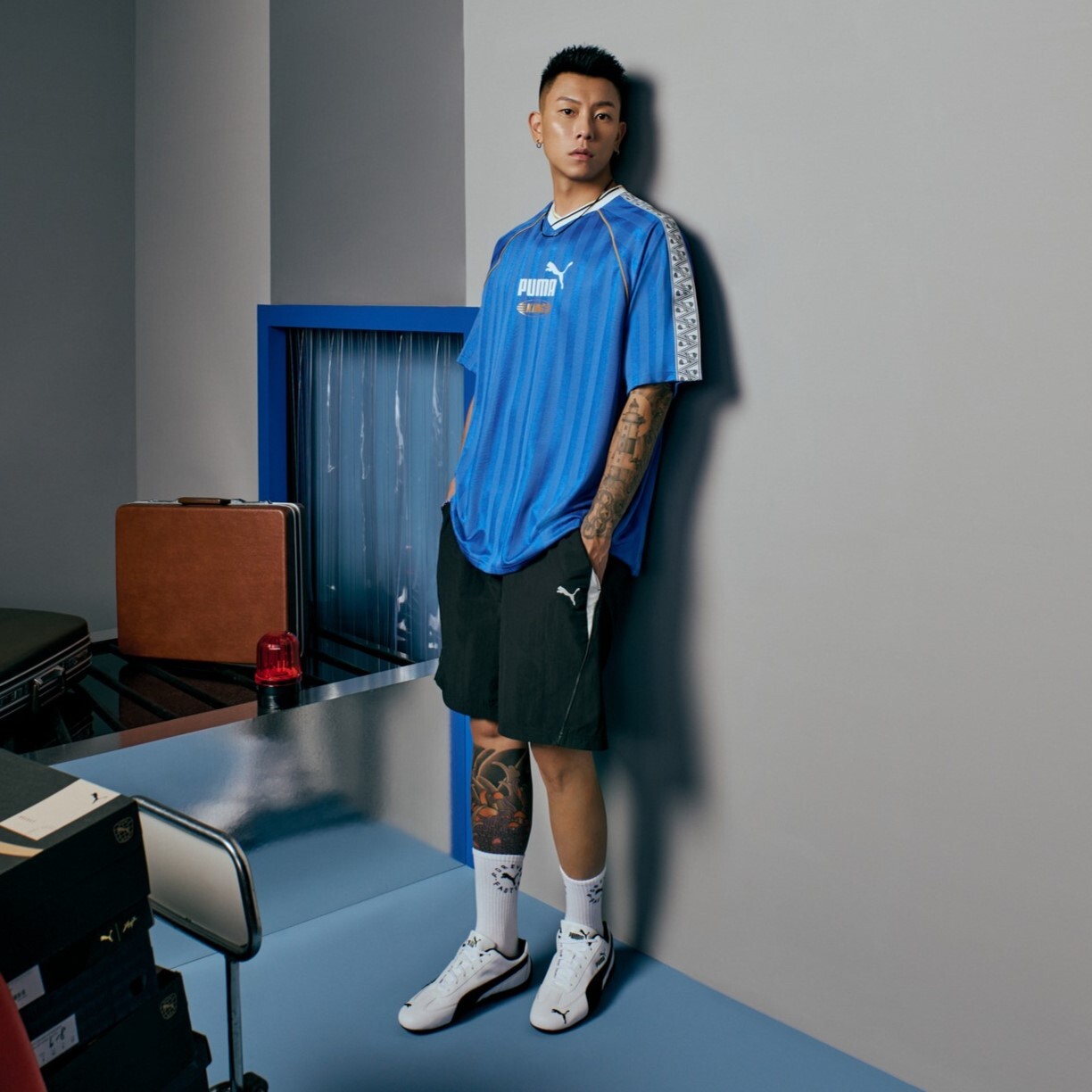 PUMA 短T 流行系列 KING 藍 足球風 短袖 T恤 中性 63256313