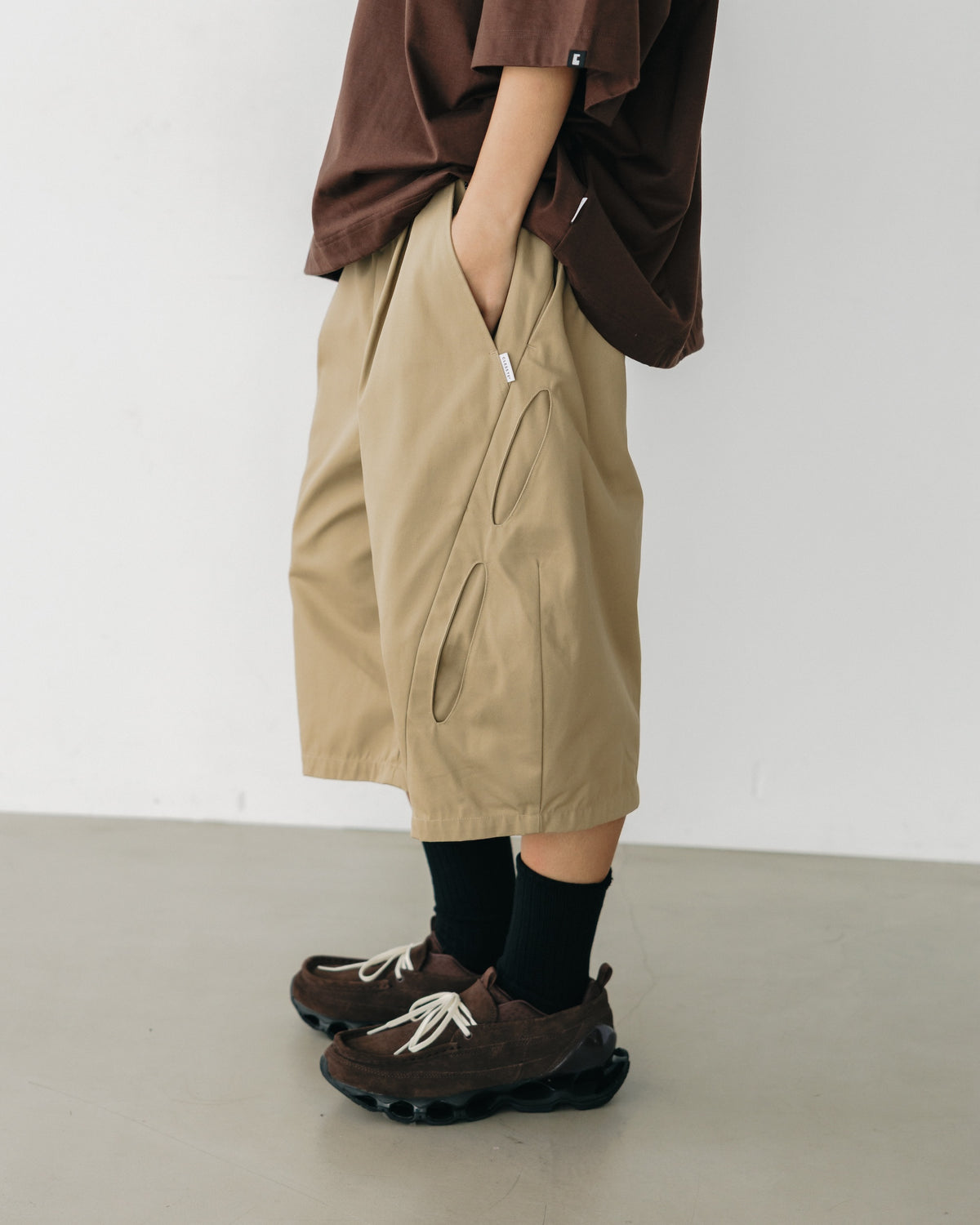 ClessteFUTURE MASSIVE TWISTED HALF PANTS 【公式通販】