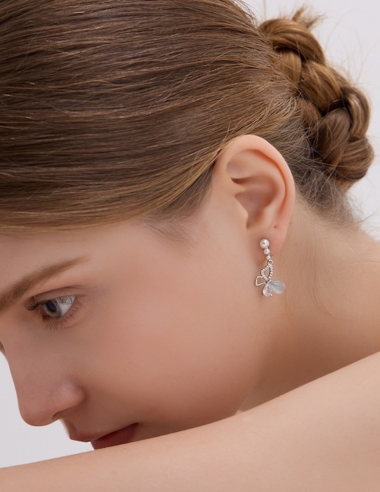 珍珠貓眼蝴蝶。針式耳環