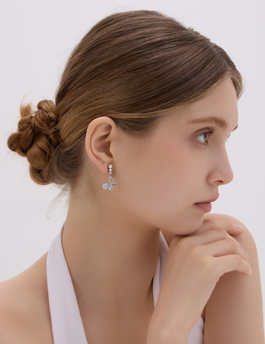 珍珠貓眼蝴蝶。夾式耳環