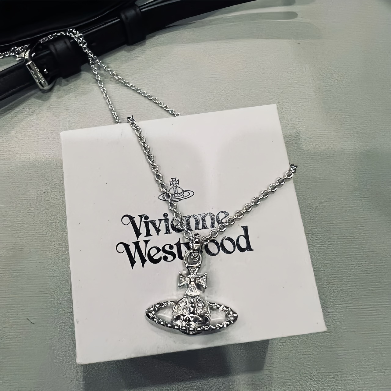 【代購】Vivienne Westwood mini bas relief pendant 星球吊墜 經典款 滿鑽土星項鍊