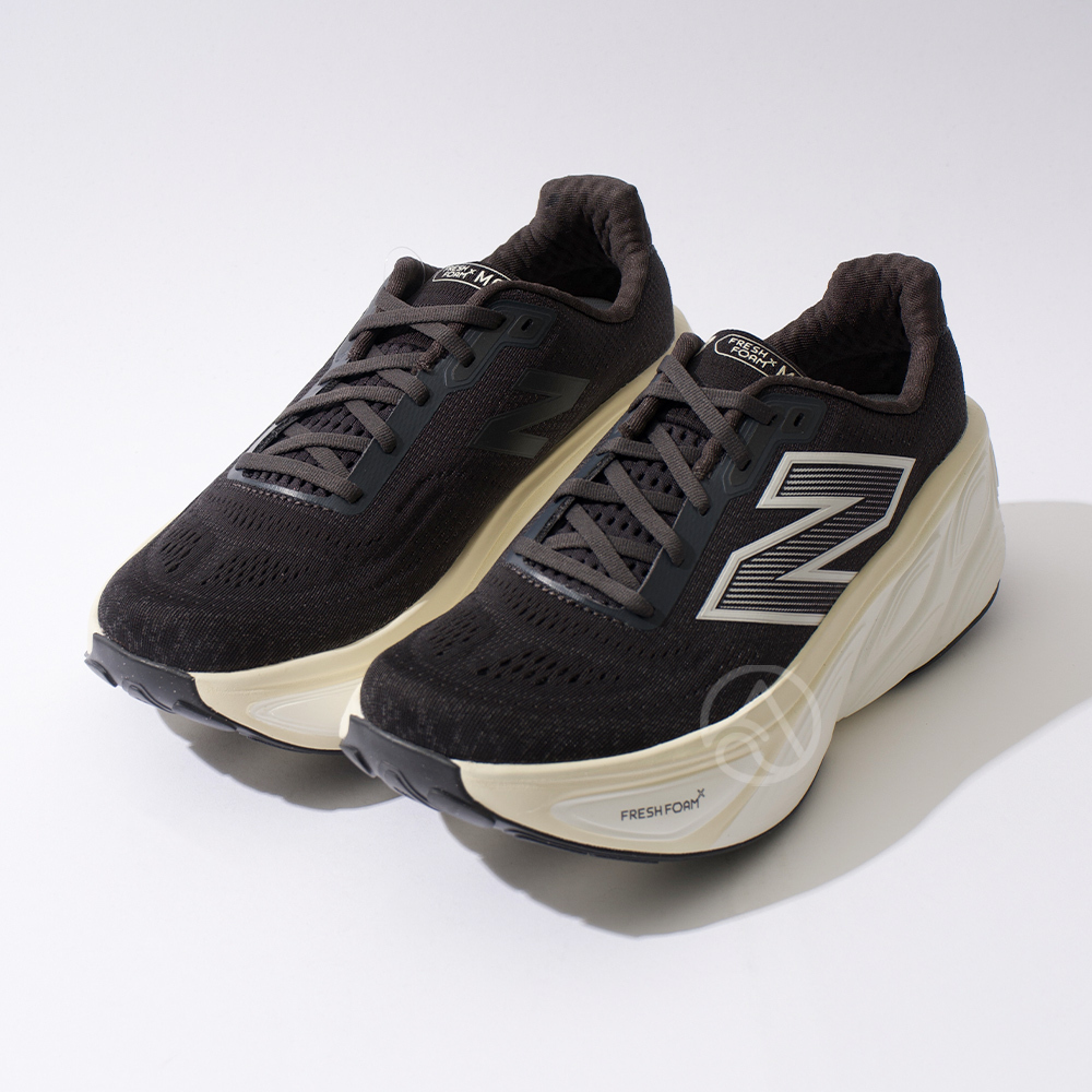New Balance Fresh Foam X More V5 男鞋 黑米 寬楦 厚底 運動 慢跑鞋 MMORCD5