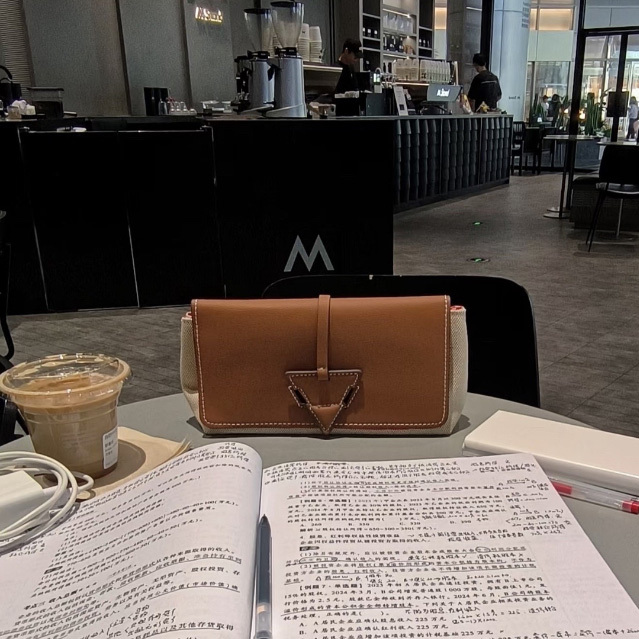 雅詩蘭黛 焦糖皮革手拿包/化妝包