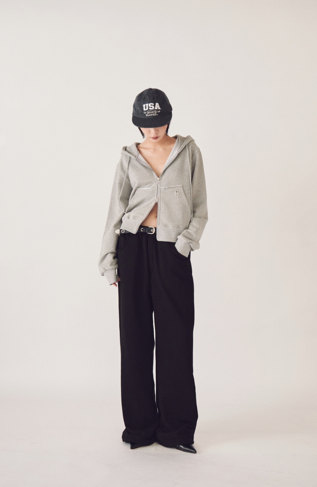 【瑕疵】休閒寬腰頭抽繩棉褲-黑