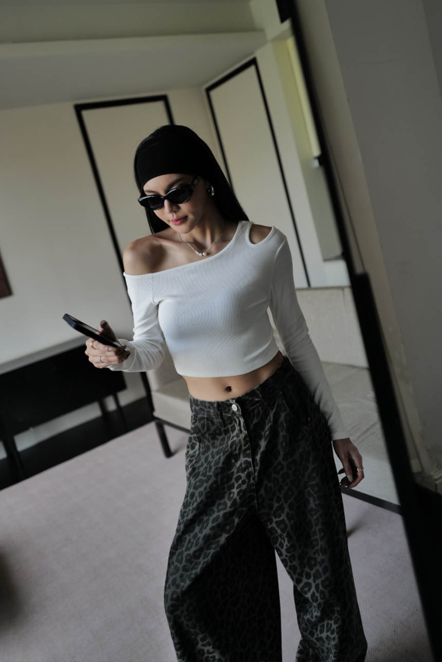 挖肩斜肩短版長袖上衣*5色