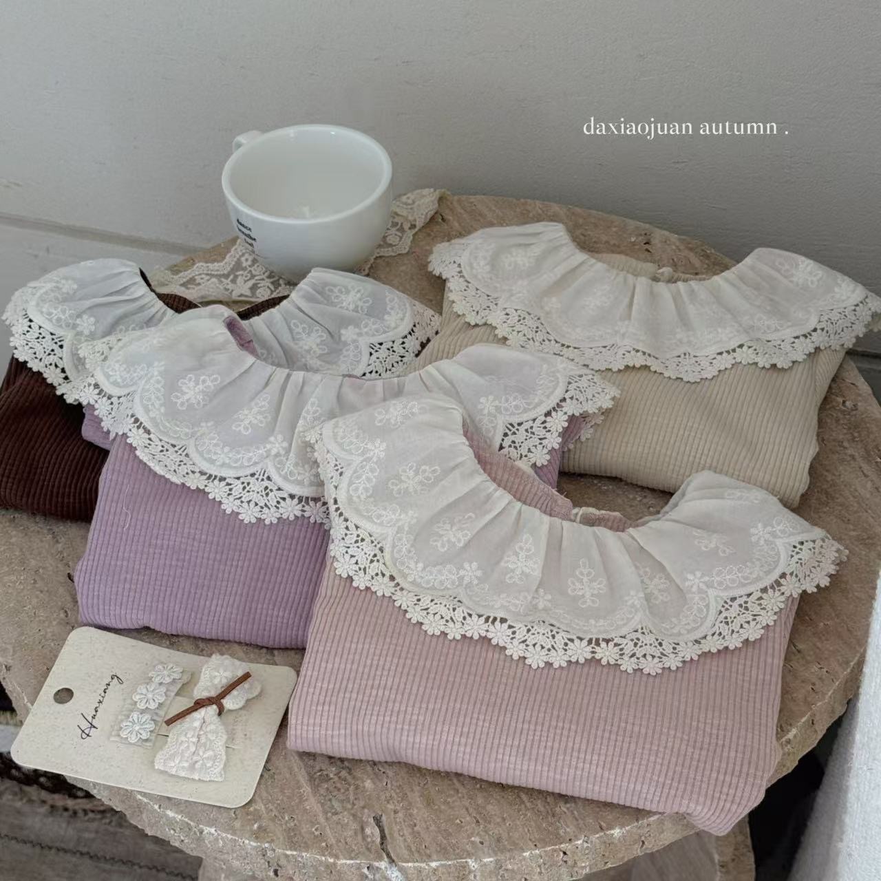 四色小白花領上衣