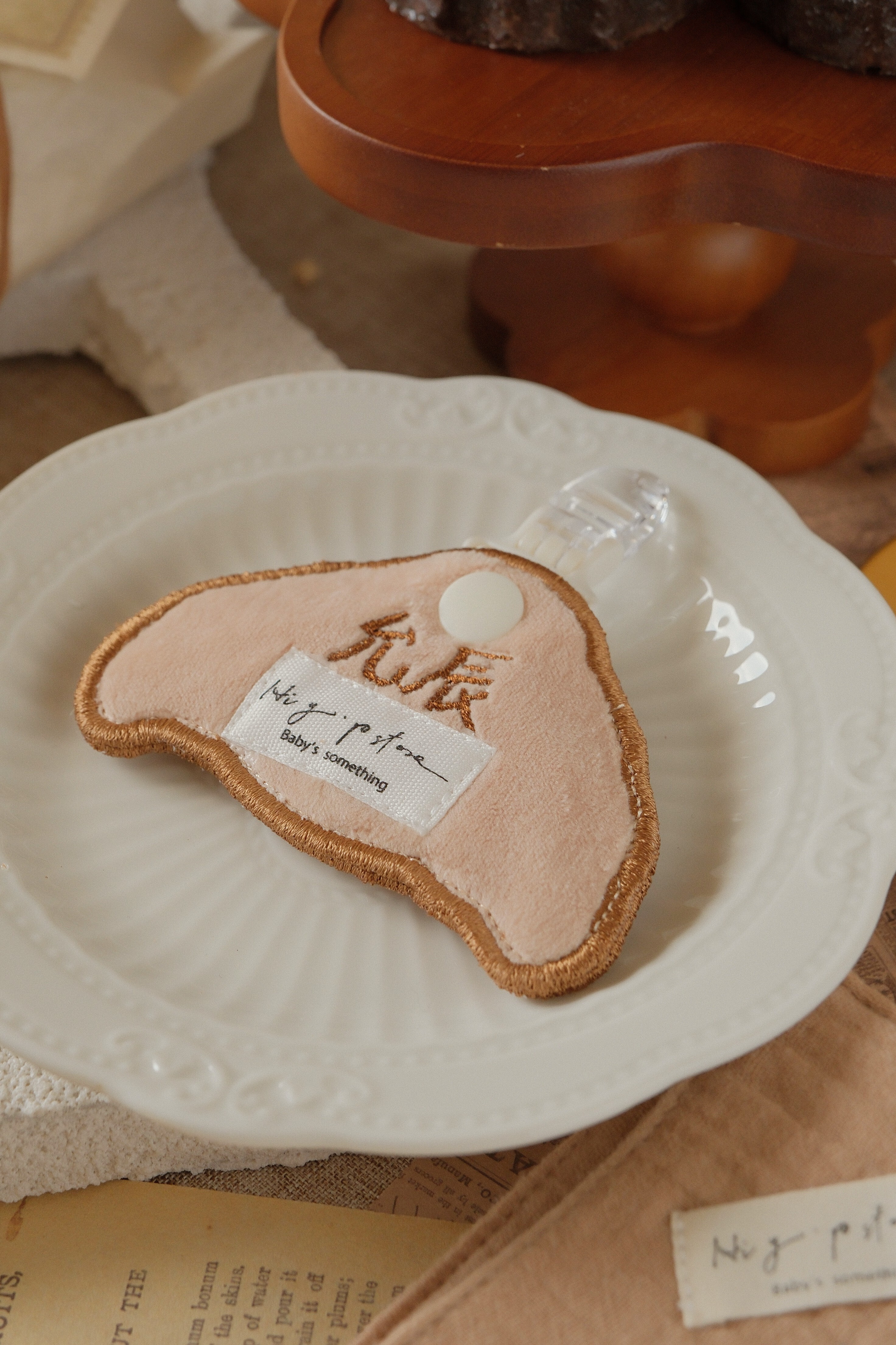 Hi Y.P store-刺繡平安符袋-獨家設計-可頌