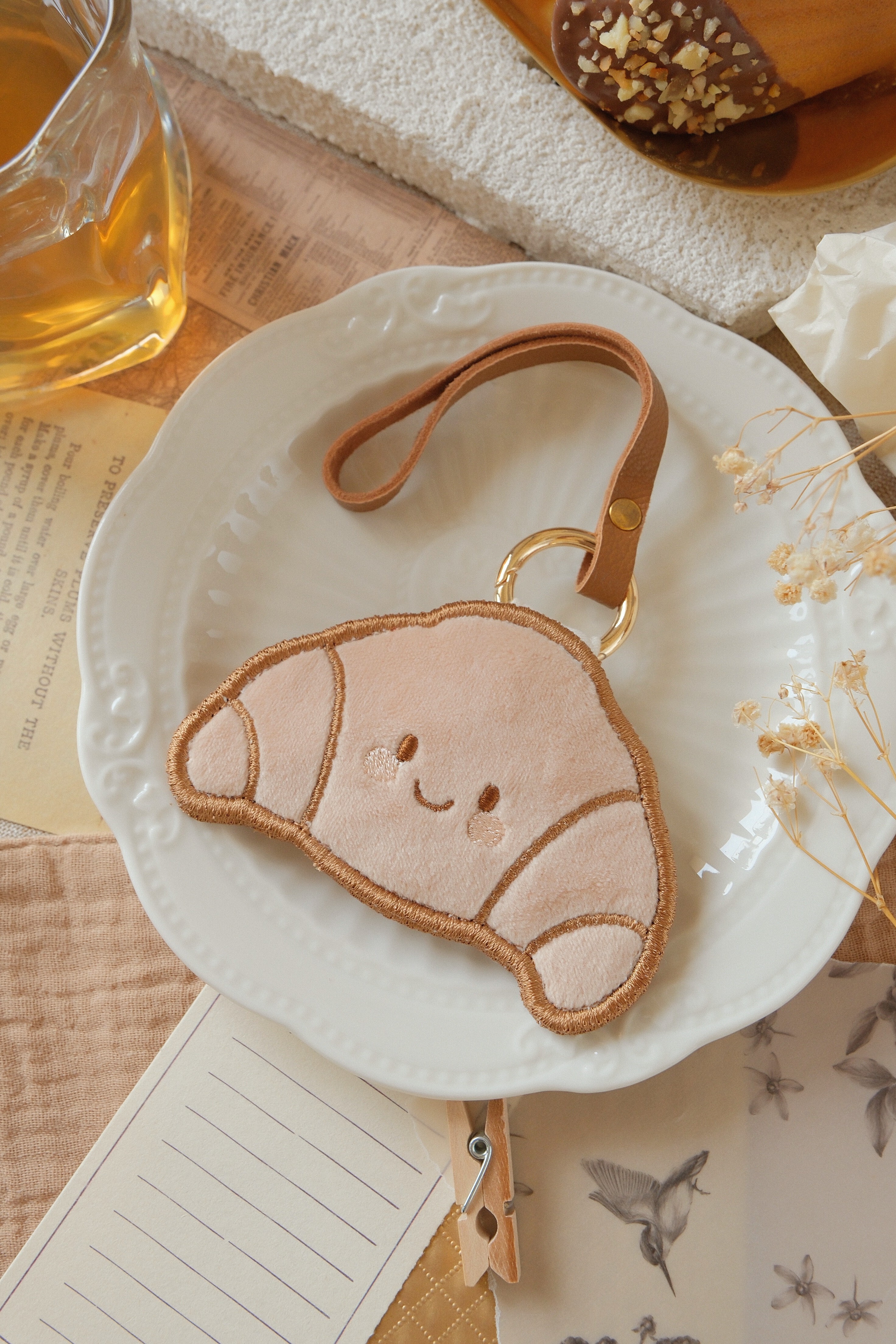 Hi Y.P store-刺繡萬用皮飾-獨家設計-可頌