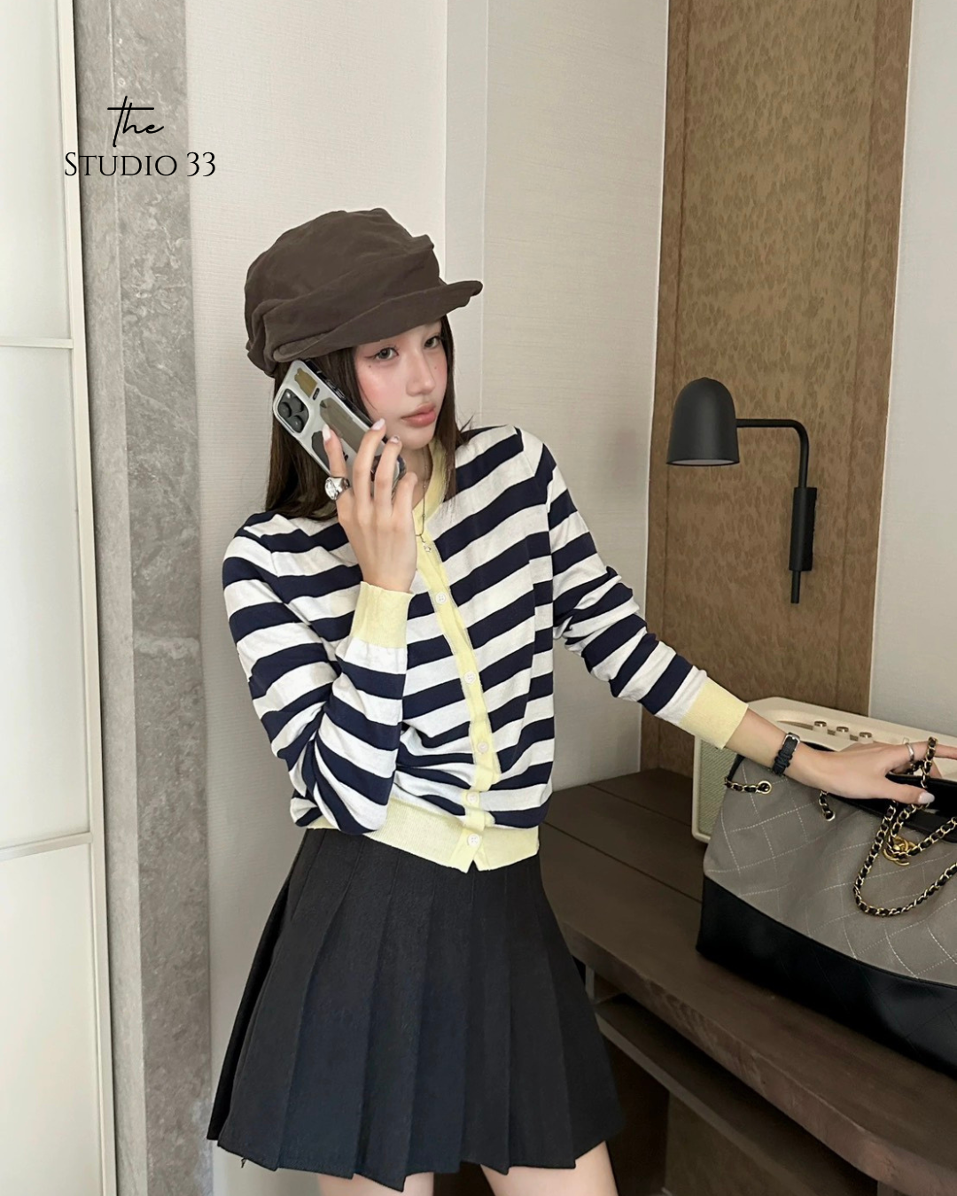 Nellie&Co.減齡圓領條紋針織上衣