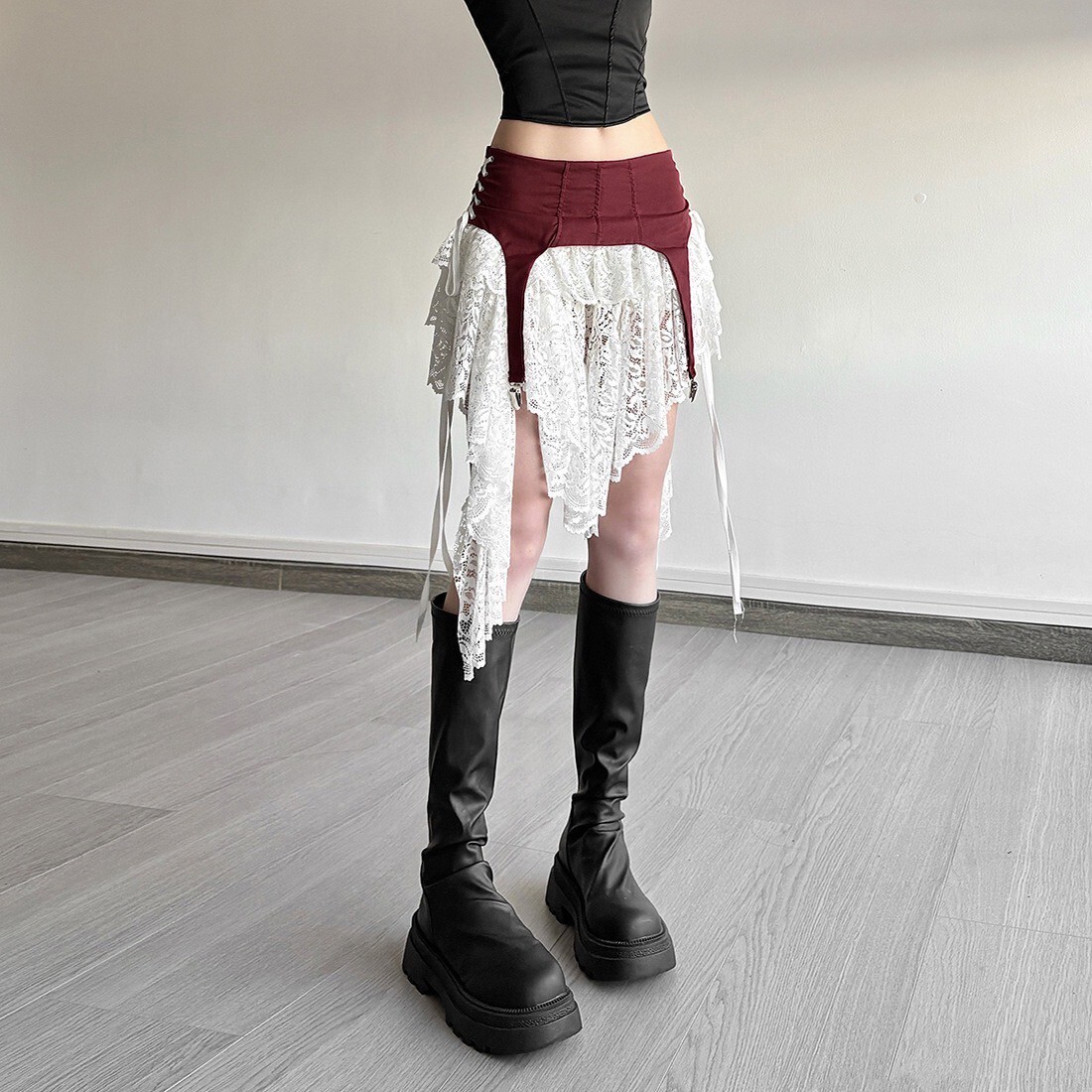 蕾絲不規則短裙