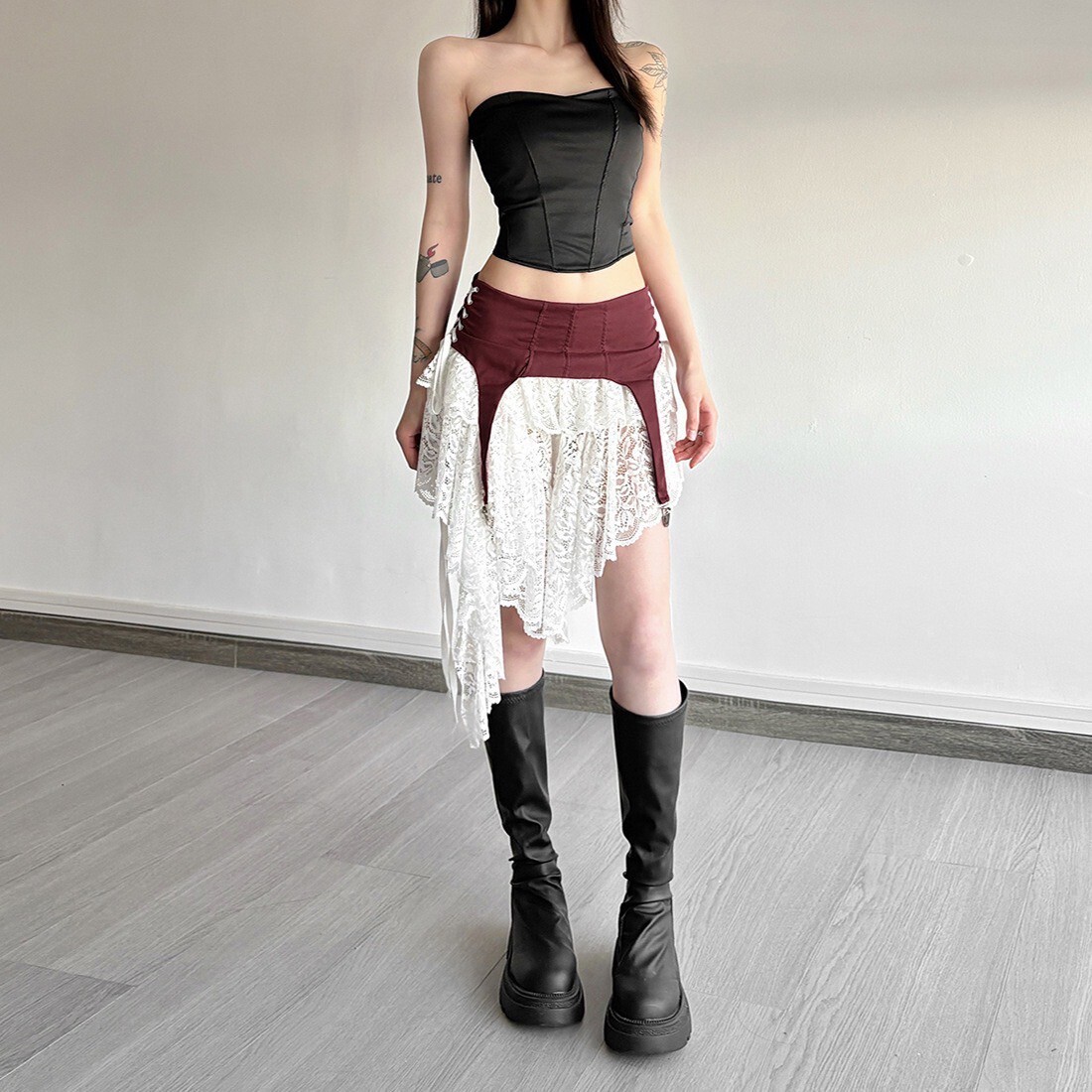 蕾絲不規則短裙