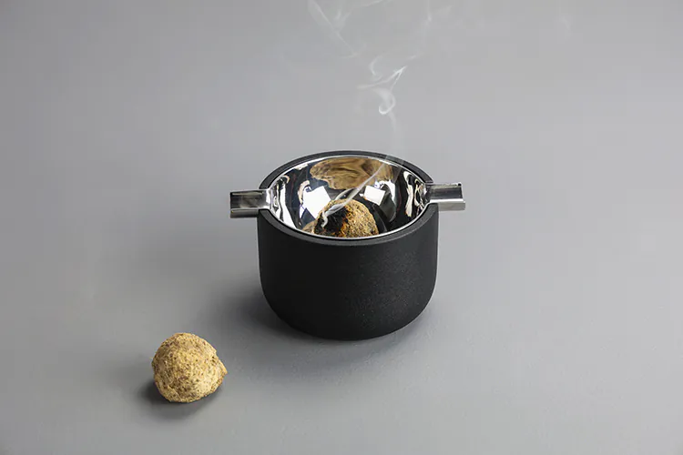 no.30-好轉-菸灰缸,不鏽鋼內襯,耐高溫,因此可以作為薰香爐來使用。