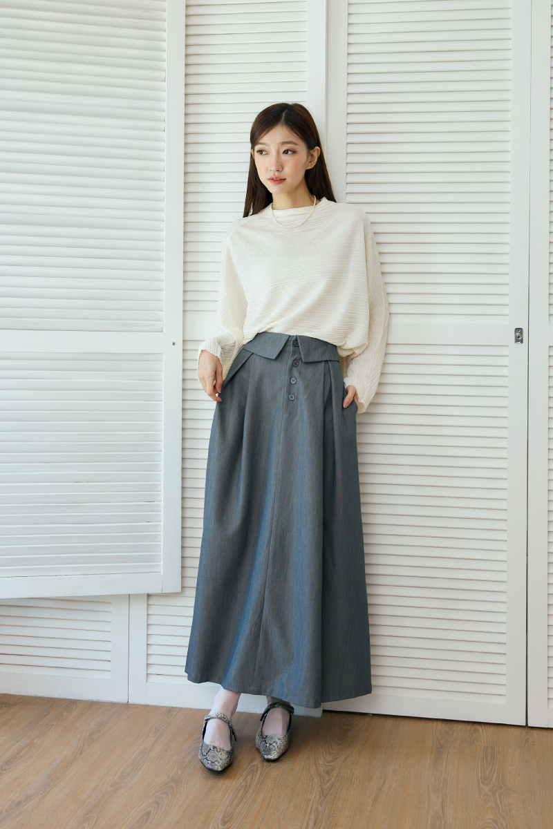 微高領飛鼠袖壓紋上衣