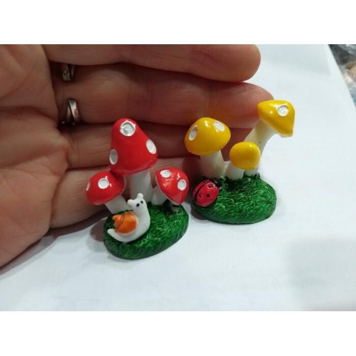 【台灣現貨速發】香菇小花叢 小香菇 微縮造景 | 三種顏色 | 公仔 多肉植物 迷你園藝 微景觀擺件 造景裝飾公仔