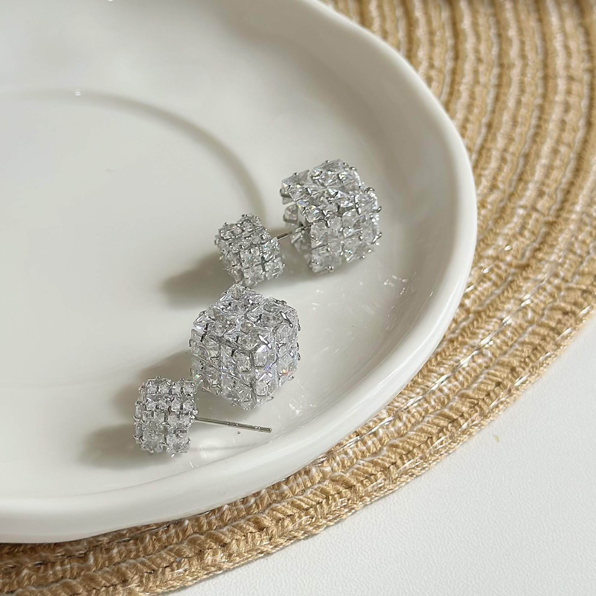 C153滿鑽方塊前後扣耳針