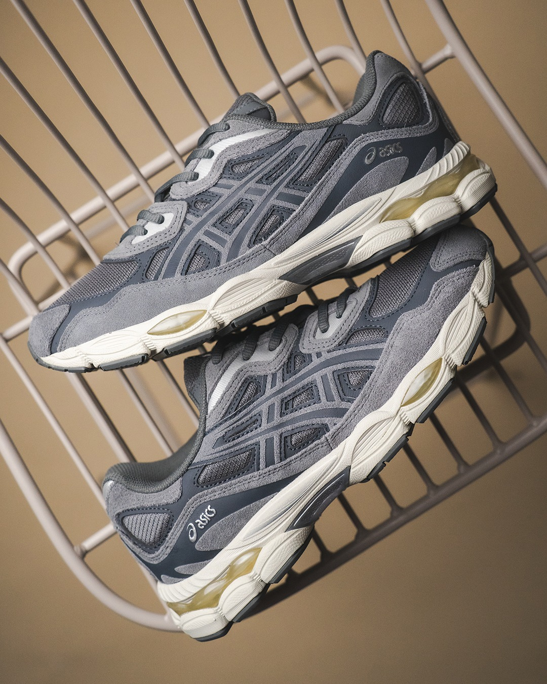 <門市現貨> ASICS GEL-NYC 'Dark Grey' 煙奶油底 深煙 復古 運動 休閒鞋【1203A739-020】亞瑟膠科技